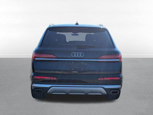 2025 Audi Q7 45 Premium