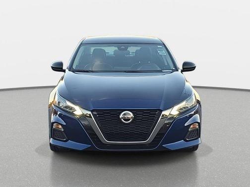 2022 Nissan Altima SR FWD
