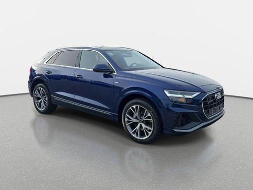 2022 Audi Q8 55 Premium Plus