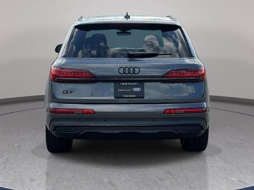 2023 Audi Q7 45 Premium Plus