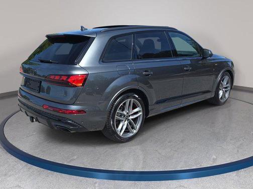 Daytona Gray 2026 Audi Q7 55 Prestige