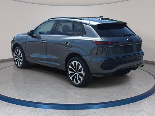 Daytona Gray Pearl Effect 2026 Audi Q3 TFSI quattro S tronic