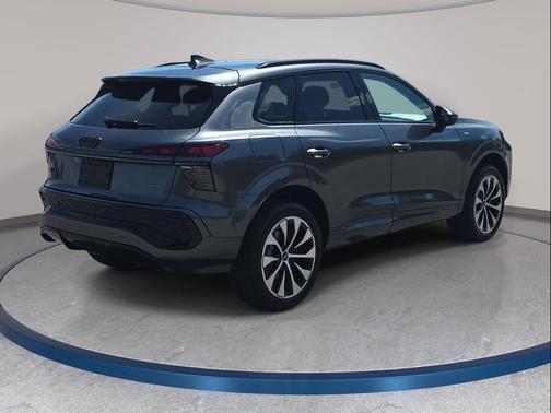 Daytona Gray Pearl Effect 2026 Audi Q3 TFSI quattro S tronic