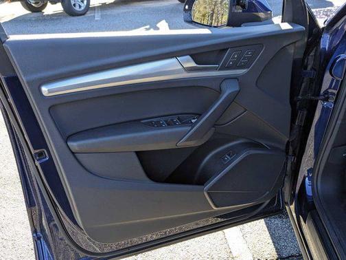 2020 Audi Q5 45 Titanium Premium