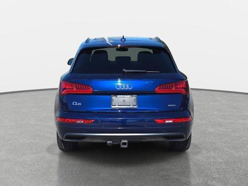 2020 Audi Q5 45 Titanium Premium