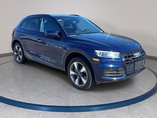 2020 Audi Q5 45 Titanium Premium
