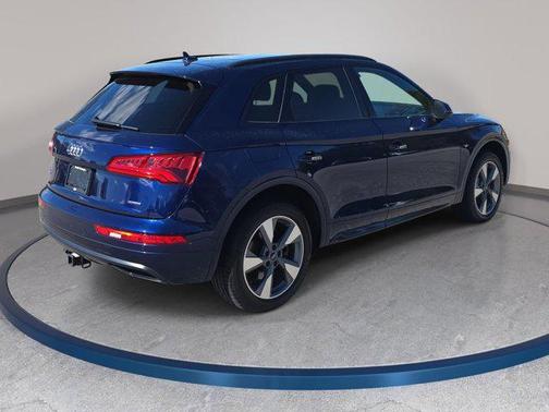 2020 Audi Q5 45 Titanium Premium