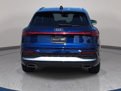 Navarra Blue Metallic 2025 Audi Q5 Prestige TFSI quattro S tronic