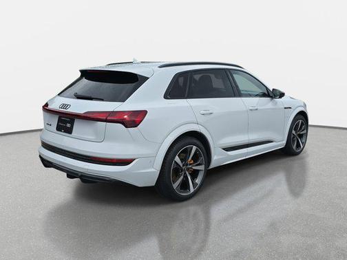 2022 Audi e-tron S Premium Plus