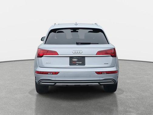 2022 Audi Q5 40 Premium Plus