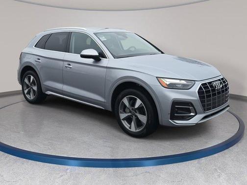 2022 Audi Q5 40 Premium Plus