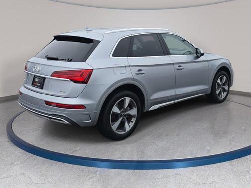 2022 Audi Q5 40 Premium Plus