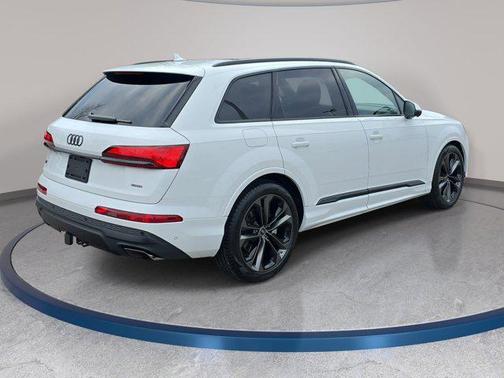 Glacier White 2026 Audi Q7 55 Premium Plus