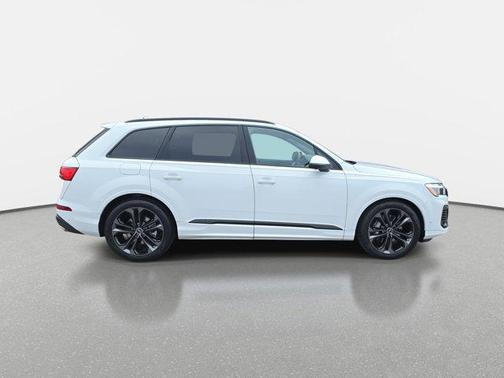 2026 Audi Q7 55 Premium Plus