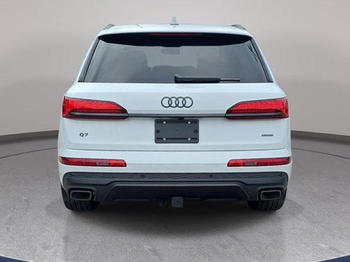 Glacier White 2026 Audi Q7 55 Premium Plus