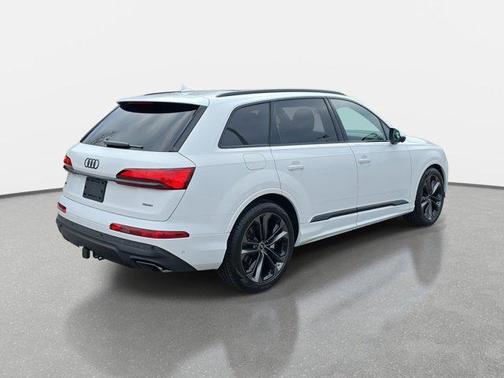 2026 Audi Q7 55 Premium Plus