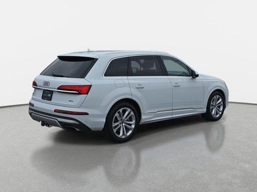 2025 Audi Q7 55 Prestige