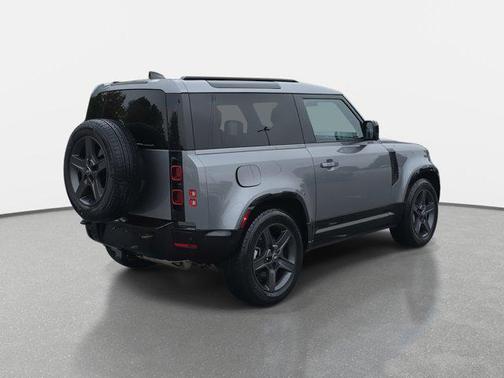 2024 Land Rover Defender 90 P400 X-Dynamic SE