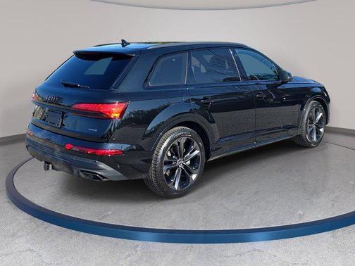 Mythos Black Metallic 2026 Audi Q7 55 Premium Plus
