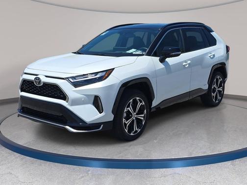 Wind Chill Pearl/Midnight Black Metallic 2025 Toyota RAV4 Hybrid SE