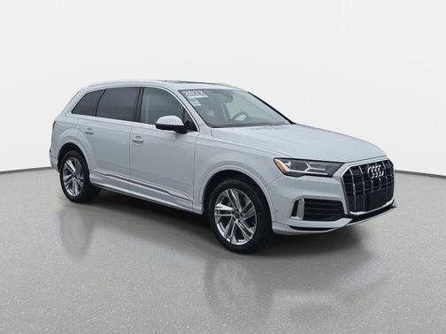 2022 Audi Q7 55 Premium Plus
