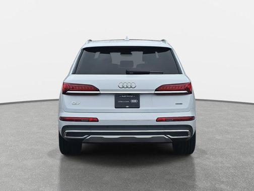 2022 Audi Q7 55 Premium Plus