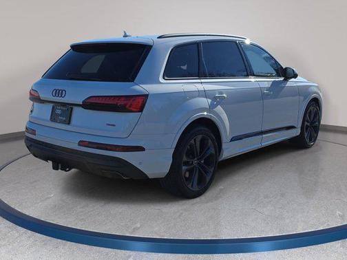 Glacier White Metallic 2026 Audi Q7 55 Premium Plus