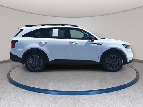 Glacial White Pearl 2023 Kia Sorento EX