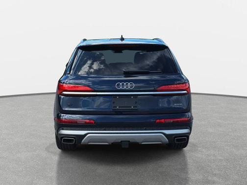 2025 Audi Q7 55 Premium Plus