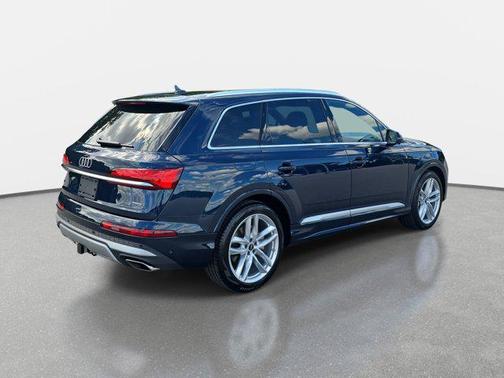 2025 Audi Q7 55 Premium Plus