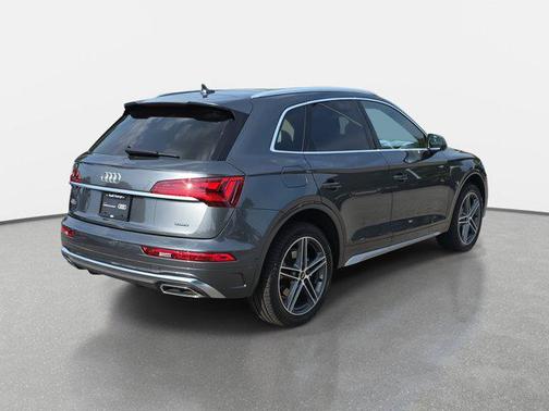 2022 Audi Q5 e 55 S line Prestige