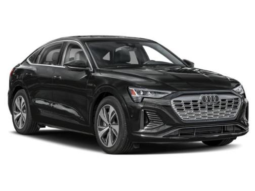 Mythos Black Metallic 2024 Audi Q8 e-tron Premium Plus