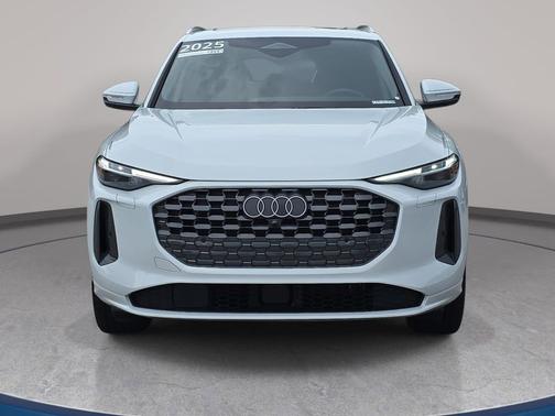 Glacier White Metallic 2025 Audi Q5 Premium Plus TFSI quattro S tronic