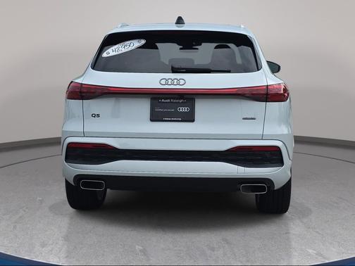 Glacier White Metallic 2025 Audi Q5 Premium Plus TFSI quattro S tronic
