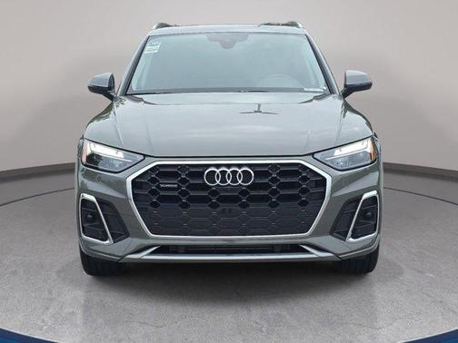 Chronos Gray Metallic 2023 Audi Q5 45 S line Premium Plus