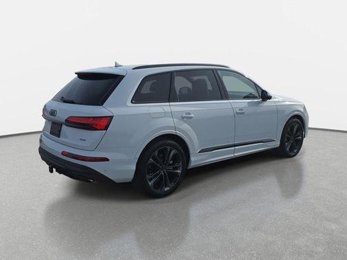 2026 Audi Q7 55 Premium Plus
