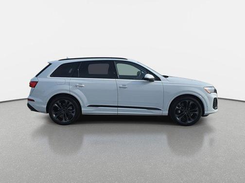 2026 Audi Q7 55 Premium Plus
