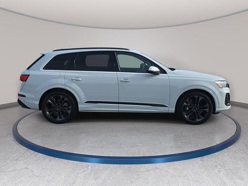 Glacier White 2026 Audi Q7 55 Premium Plus