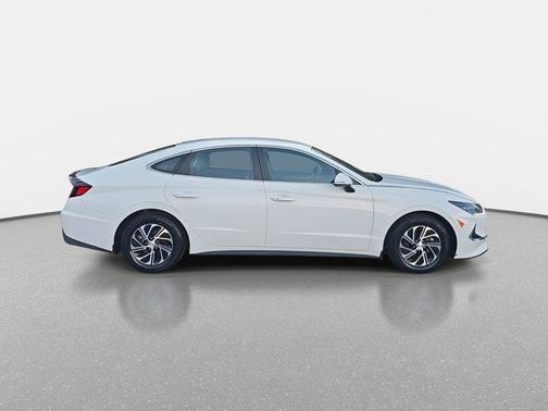 2023 Hyundai SONATA Hybrid Base