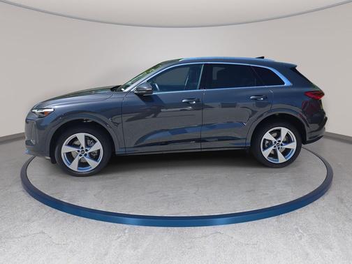 Tambora Gray Metallic 2025 Audi Q5 Premium Plus TFSI quattro S tronic