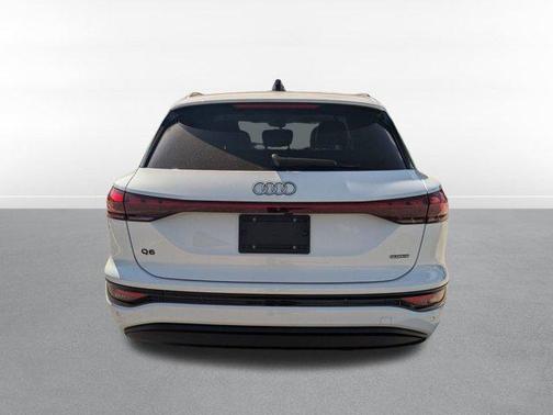 2025 Audi Q6 e-tron Premium Plus quattro
