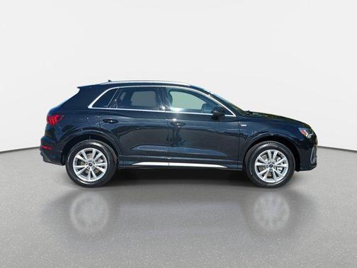 2025 Audi Q3 Premium 45 TFSI S line quattro Tiptronic