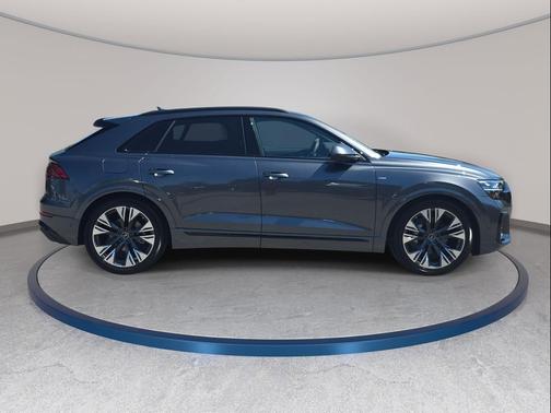 Daytona Gray 2026 Audi Q8 55 Premium Plus