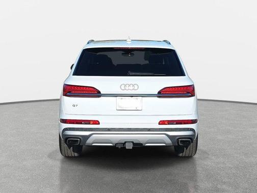 2025 Audi Q7 45 Premium Plus