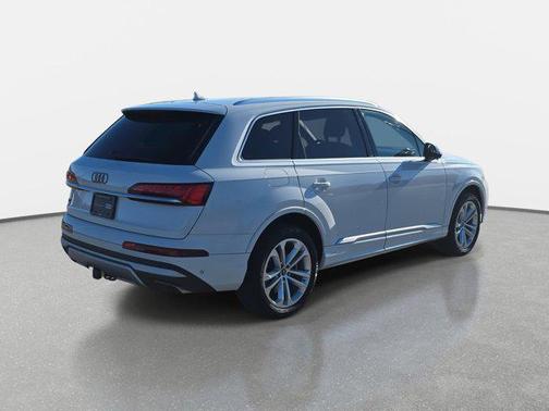 2025 Audi Q7 45 Premium Plus