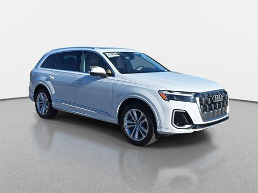 2025 Audi Q7 45 Premium Plus