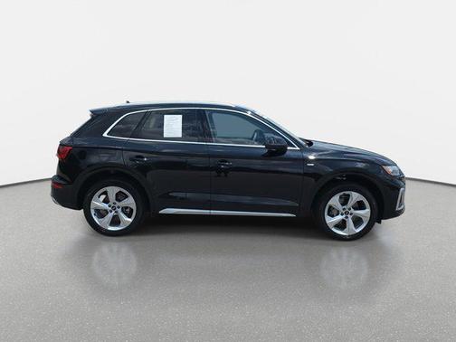 2025 Audi Q5 45 S line Prestige
