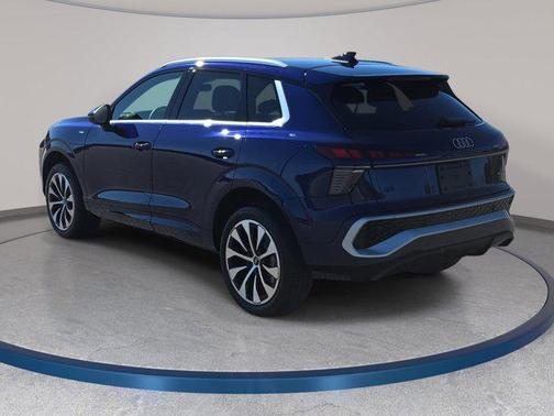 Navarra Blue Metallic 2026 Audi Q3 TFSI quattro S tronic