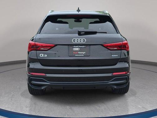Mythos Black Metallic 2021 Audi Q3 45 S line Premium