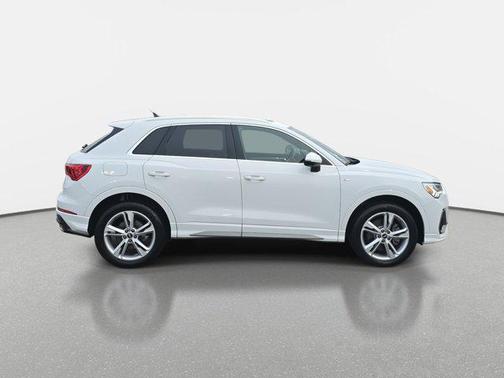 2022 Audi Q3 45 S line Premium Plus